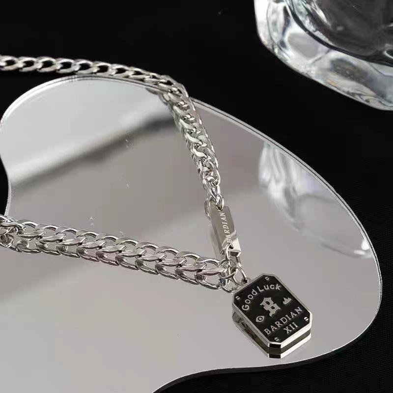 Men's Trendy Letter Necklace: Versatile Light Luxury Cuban Chain Choker