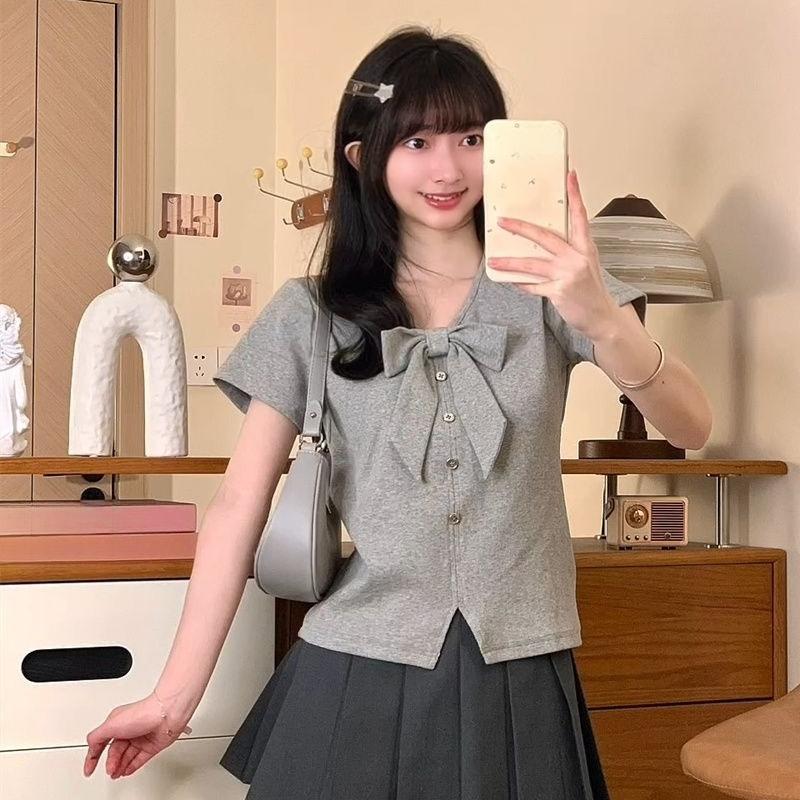 

Women s Solid Color T-shirt Three Dimensional Bow Design V-neck Button T-shirts French Slim Fit Famale Short Sleeved Top S серый