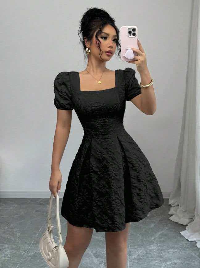European & American Women's Elegant Slim Fit Jacquard Puff Sleeve Square Neck Summer Dress