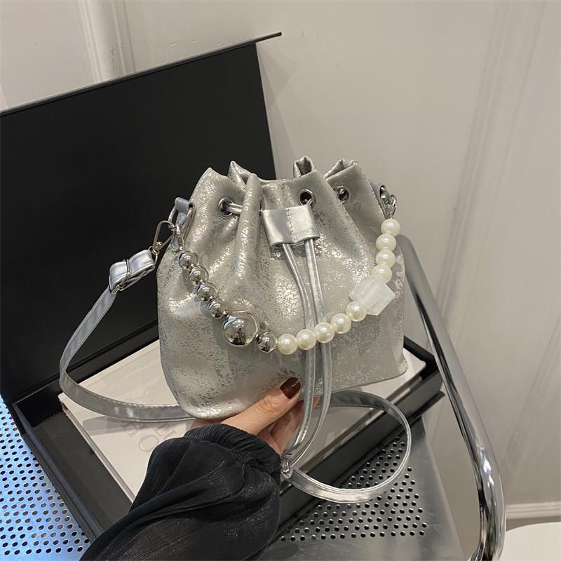 

Chic Street Style Beaded Bucket Bag 2024 Trendy Shoulder And Crossbody Purse срібний