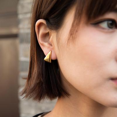 Smooth Triangular Earrings with Golden Texture, Women's Exclusive High-end Jewelry, Anti Discoloration and Texture, Versatile Earrings for Daily Use.