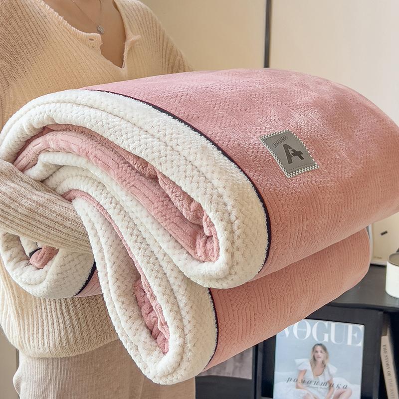 White Knitted Velvet Throw Blanket Soft Skin-Friendly Warm Fleece Bedspread All-season Multipurpose Quilted Blanket for Nap Sofa