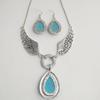 Schickes europäisch-amerikanisches Türkis-Flügel- & Wassertropfen-Halsketten-Ohrring-Set