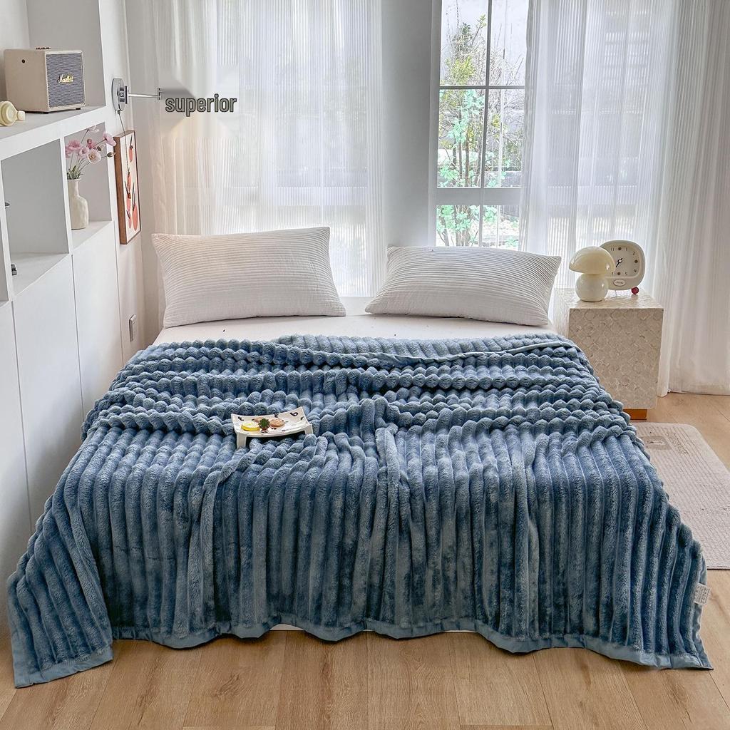 Golden Shell Flannel Plush Blanket: Elegant, Thick, and Warm Rabbit Fur Throw for Sofa or Gift.