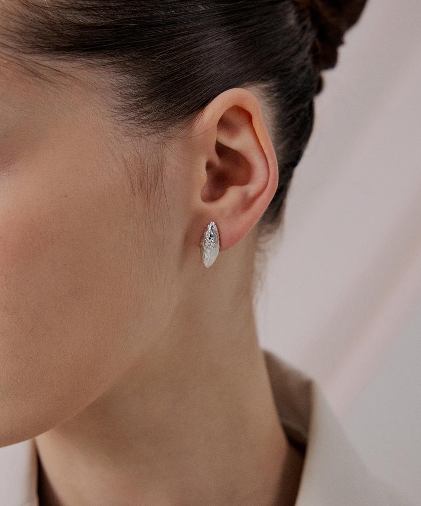 Burin Yuyoung Flow Earrings