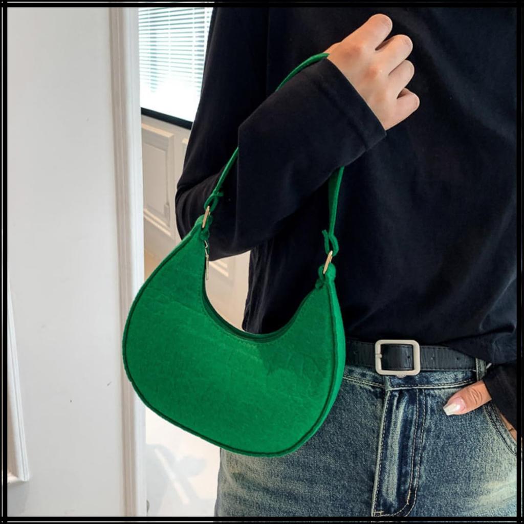 White Fang Lightweight Handbag, Compact, Solid Color, Shoulder Bag, Stylish for Everyday Use, Women's, BA036 (Black)