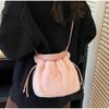 Women Plush Faux Fur Bucket Bag Cute Drawstring Crossbody Bag With Leather Handle Winter Soft Folding Design Shoulder Phe Bag