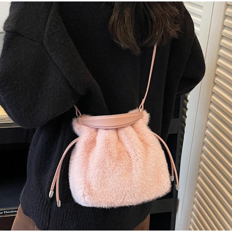 Women Plush Faux Fur Bucket Bag Cute Drawstring Crossbody Bag With Leather Handle Winter Soft Folding Design Shoulder Phe Bag