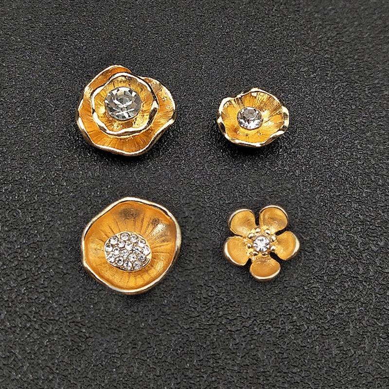 Engood 100 Pezzi Bottoni Strass Fiore Lega Metallica Oro Decorazioni Festa di Compleanno Vestiti Fai da Te Capelli Cucito Bordino Impreziosimento Artigianato