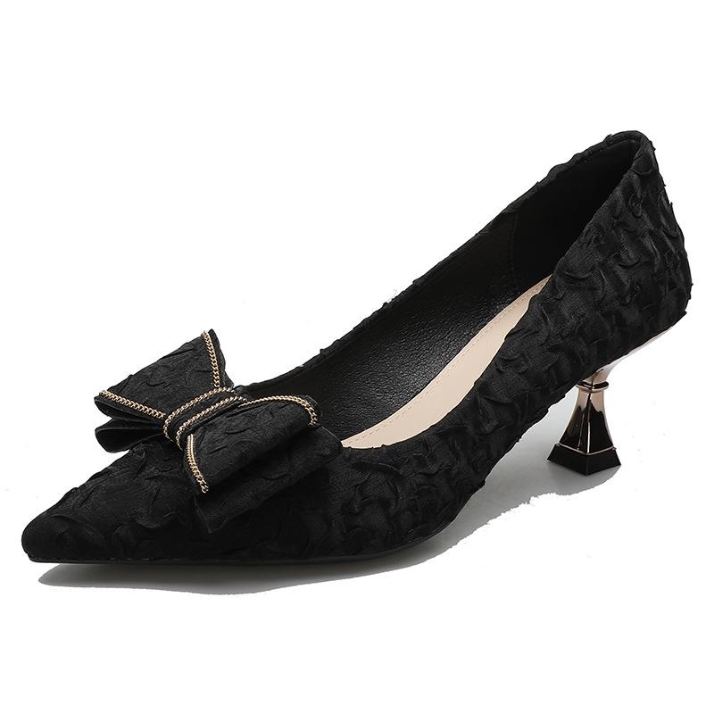 Schleifen-Weinglas und flache Einzel-Schuhe für Damen 2025 neue leichtmündige spitze High Heels koreanische Version Temperament flache Einzel-