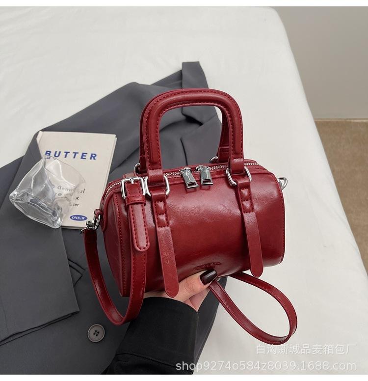 

2025 spring new women s bag retro fashion handbag Boston bag texture minimalist shoulder crossbody pillow bag бордовый