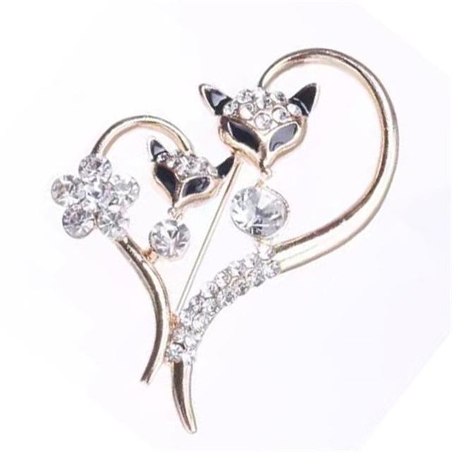 Маленькая лисичка простая любовь милые девушки носят модную и универсальную модную женскую одежду аксессуары