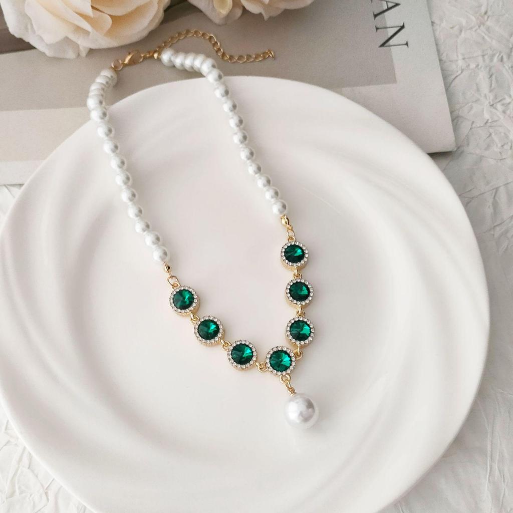 French Retro Colored Glass Pearl Clavicle Necklace