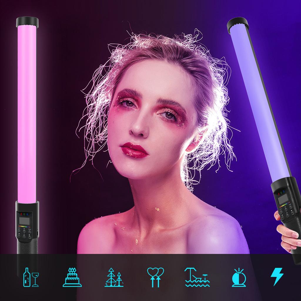 Handgehaltene RGB-Lichtröhre LED-Videolichtstab mit Abschirmklappen 3000K 6500K Dimmbar 18 Lichteffekte Eingebaute Batterie
