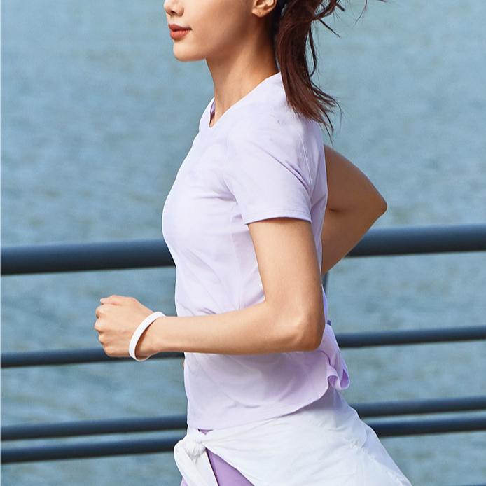 SAUCONY Jednoduché tričko s krátkým rukávem a kulatým výstřihem Dámské topy SC1249114A-PP60