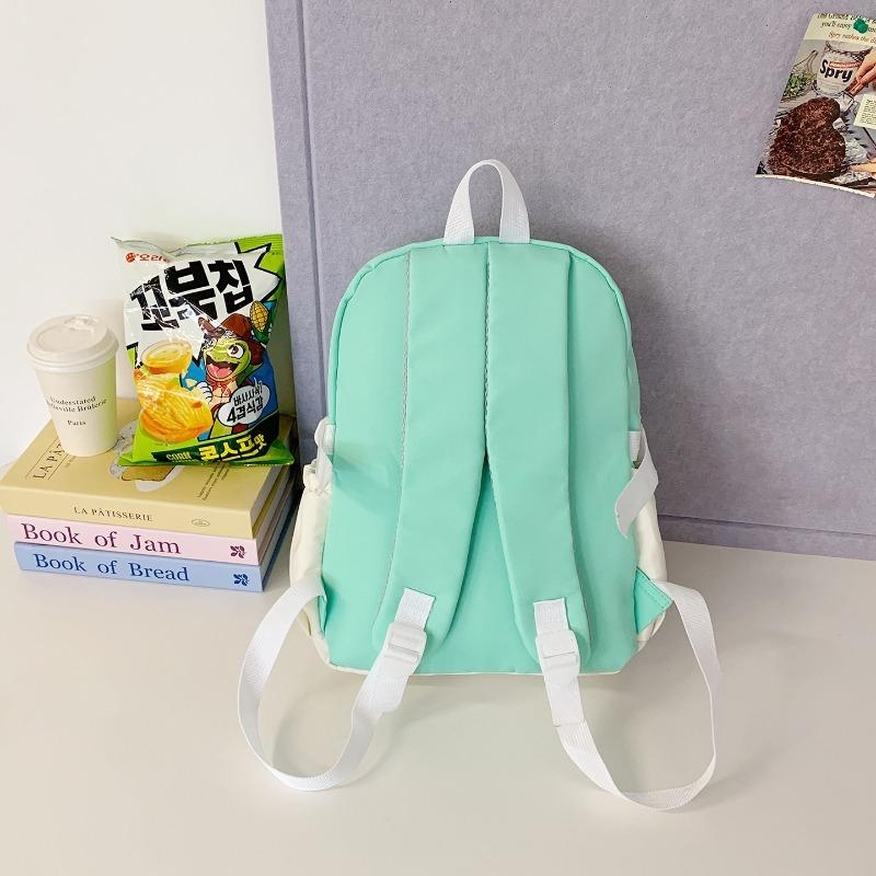 The new schoolbag is high-value, fresh and sweet backpack, light for junior high school students, and large-capacity backpack for spring outing.
