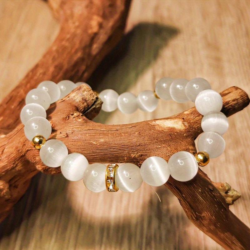 Handmade Natural White Cat's Eye Stone Bracelet, Elegant and Pure White Ideal Gift for Family Loved Ones Suitable for Daily Travel Wedding Wear
