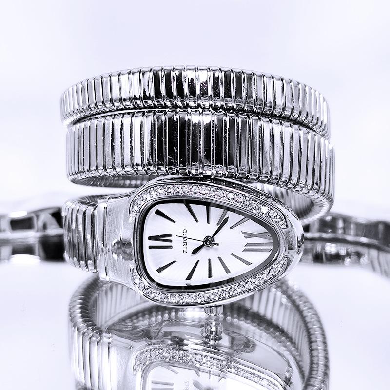 Summer Feature Diamond-Encrusted Elastic Winding Snake Watch серебряный