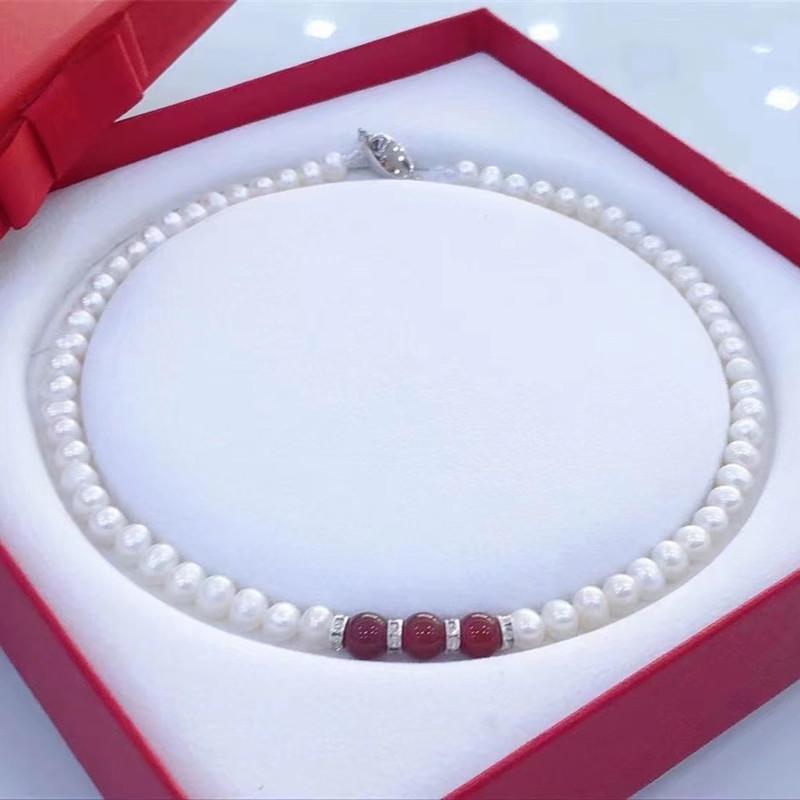 Mother's Day Gift: Women's Natural Sika Shell Pearl & Agate Pendant Clavicle Choker Necklace