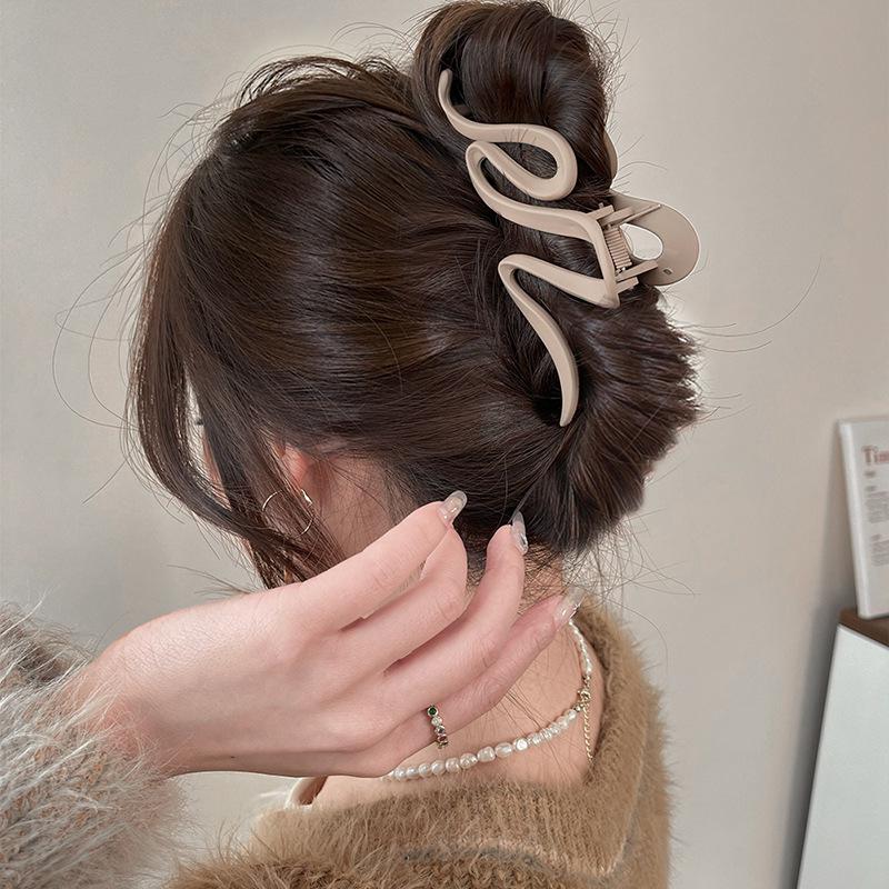 2024 Frosted Large Star Hair Clip - High-End Shark Clip Accessory for Women