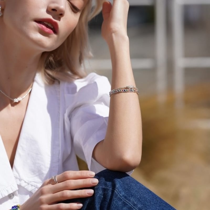 BONBEAU Winzige silberne Blumenperlen Armband