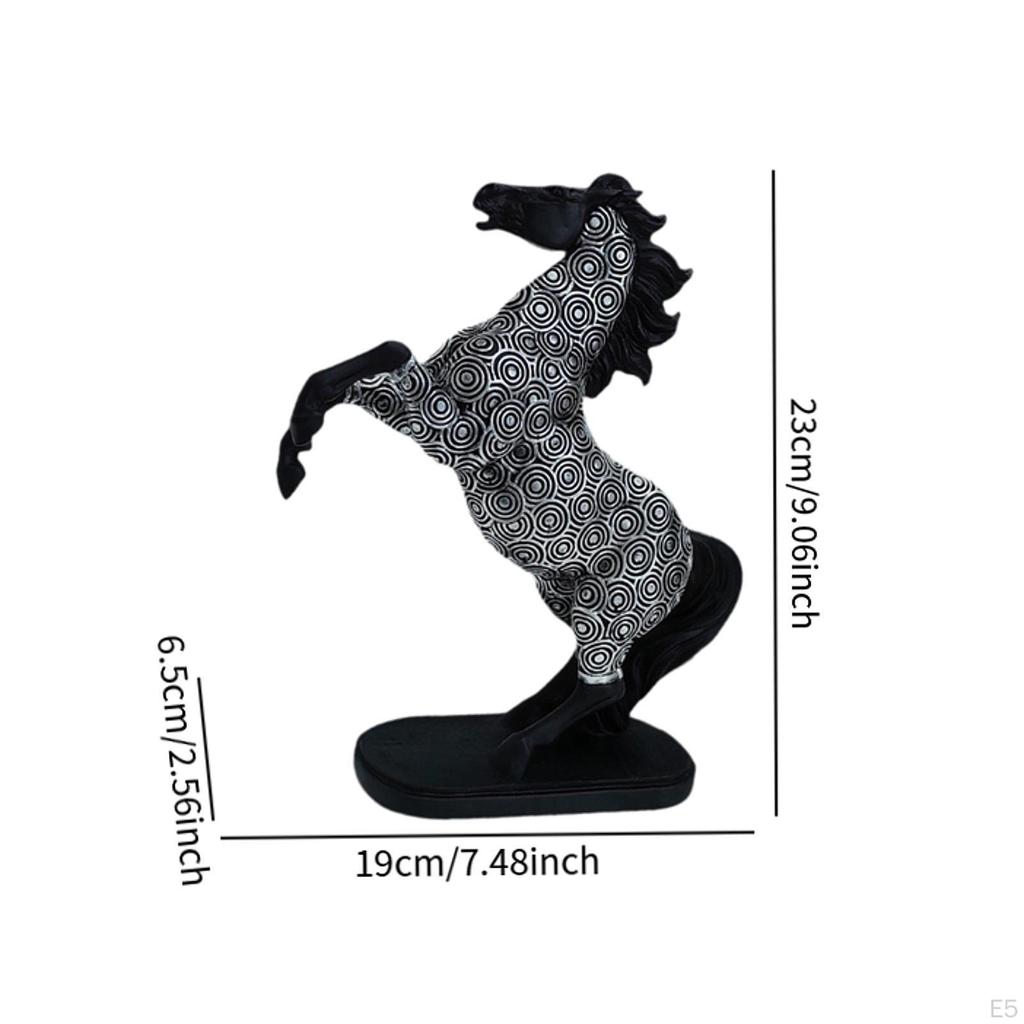 Umělecká pryskyřičná figurka koně pro vystavení u vchodu do domu