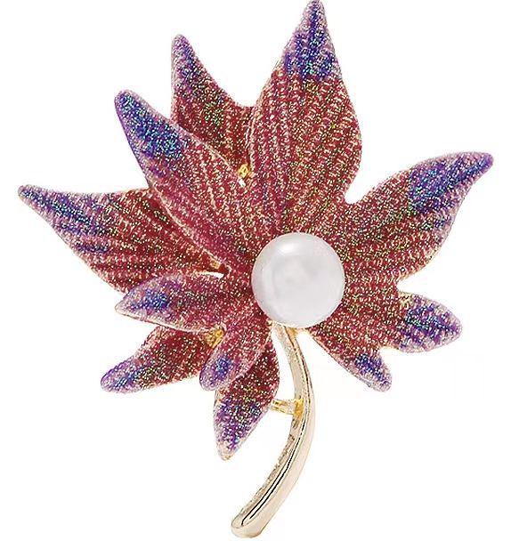 

Korean-Style Maple Leaf Brooch: Elegant Drip Oil Pin for Women’s Fashion.