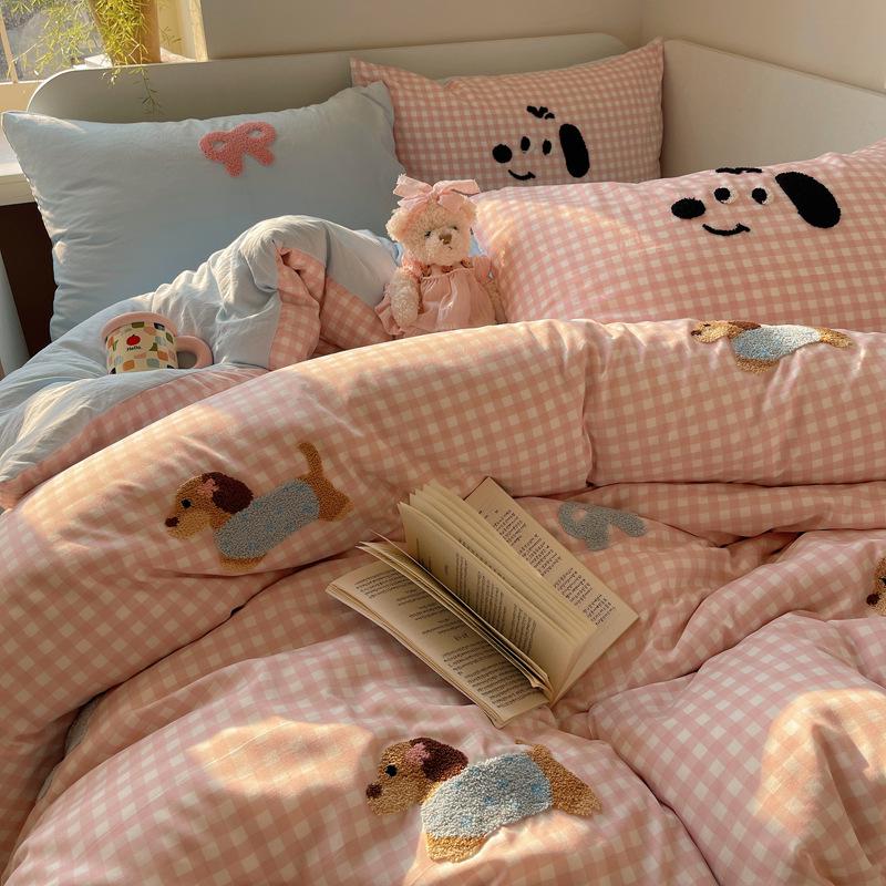 Dachshund Bowknot Chenille Embroidered Cotton Quilt Set - Soft, Skin-Friendly, Four or Three-Piece Dormitory Set