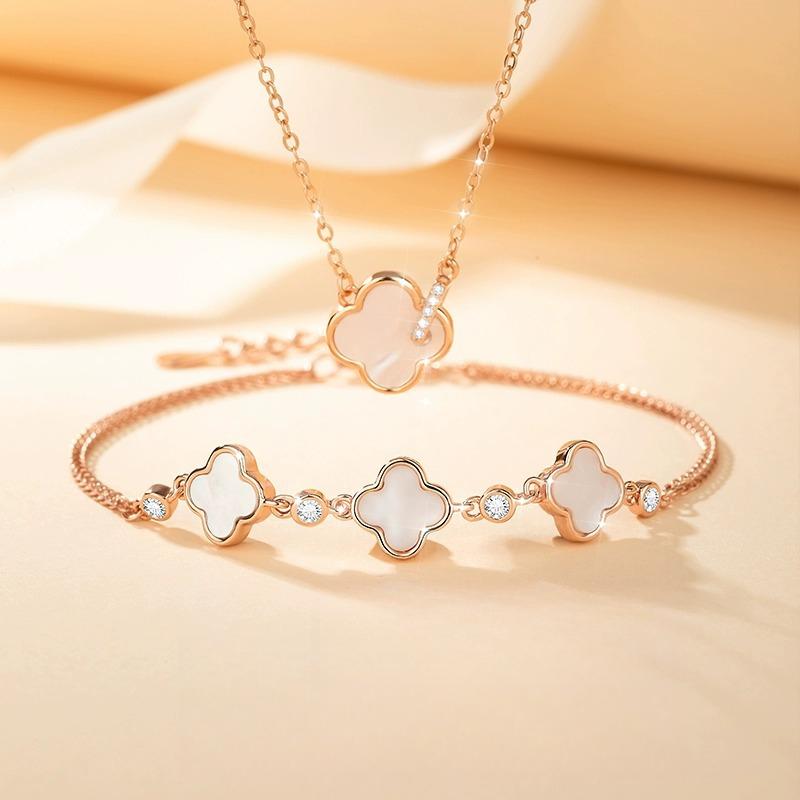 Four-leaf Clover Bracelet Girls Niche Design High-end Light Luxury Niche Exquisite Decoration Birthday Gift