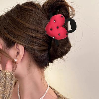 AWAYTR Mollette per Capelli a Cuore Rosa Rossa Moda Tessuto Fermagli per Capelli Granchio per Donna Ragazza Regalo Accessori per Capelli San Valentino Copricapo
