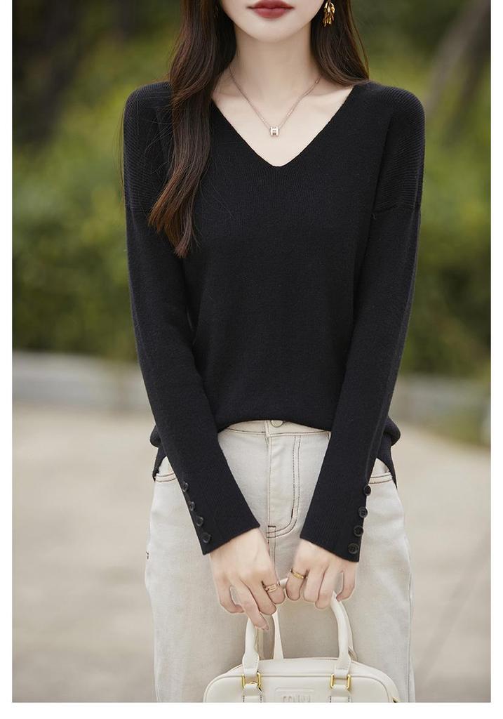 Women's V-Neck Velvet Buttoned Sweater: Autumn/Winter Solid Color Loose Knit Pullover Base Layer