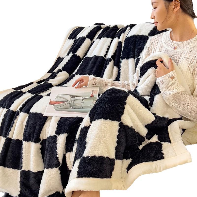 Checkerboard Double-Sided Fleece Blanket for Car, Sofa, Camping – Autumn/Winter Thickened