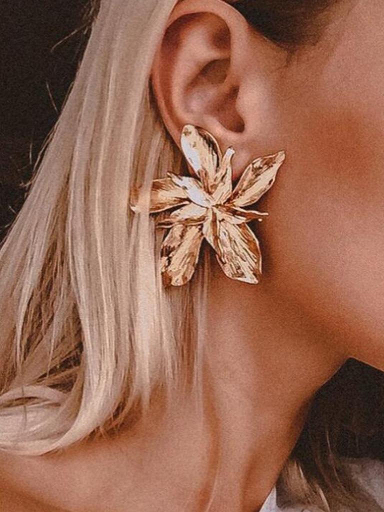 1pair Golden Flower Earrings for Women Bohemian Elegant Metal Flowers Floral Irregular Chic Stud Earrings