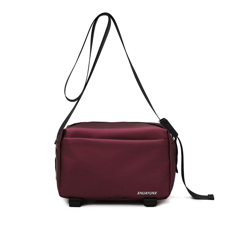 Casual Women's Bag Fashionable and Lightweight Shoulder Bag New Commuter Large-capacity Simple Sports Outdoor Men's Messenger Bag