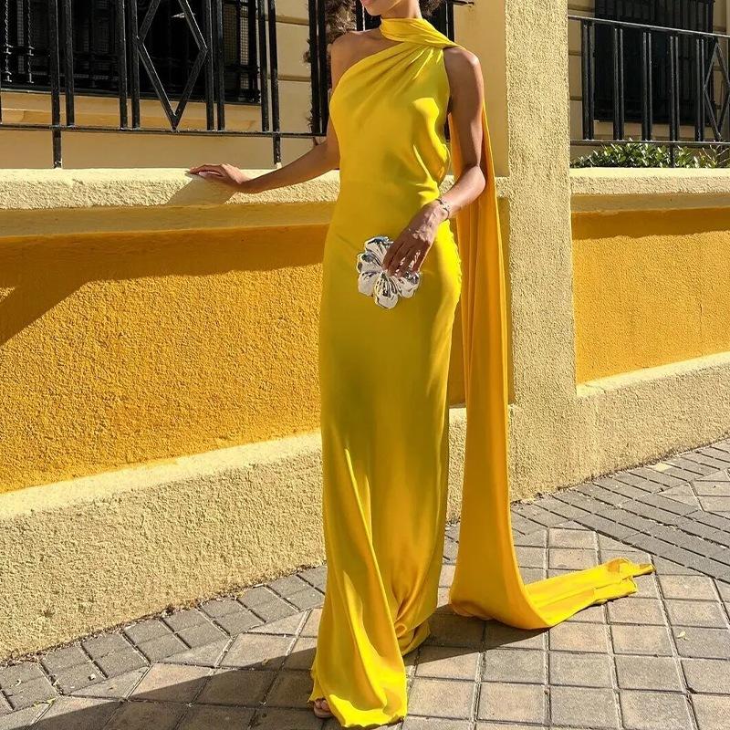 Women's new summer models, European and American women's clothing, fashionable and elegant banquet dresses, solid-color off-the-shoulder dresses