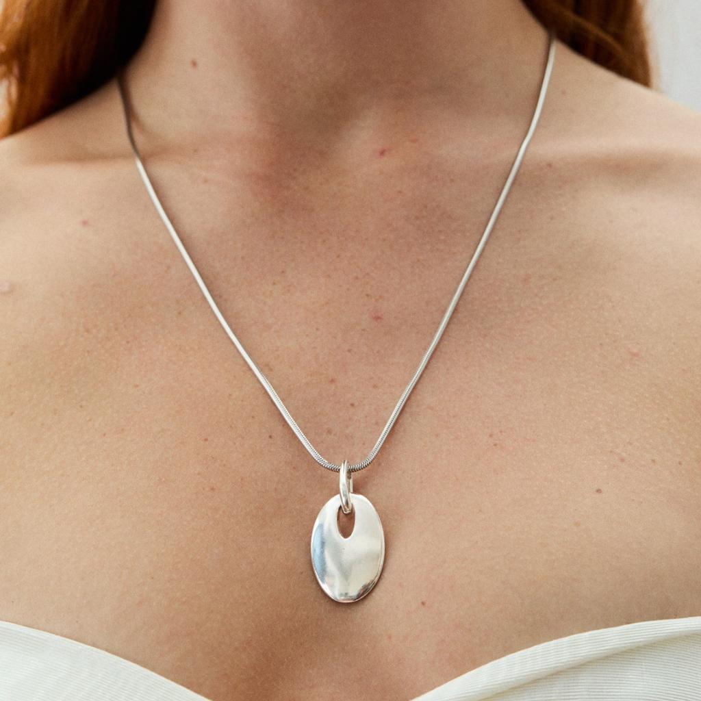 Premium Versatile Light Luxury Cold Feng Shui Drop Pendant Collarbone Chain Niche Design Simple Retro Trend Necklace