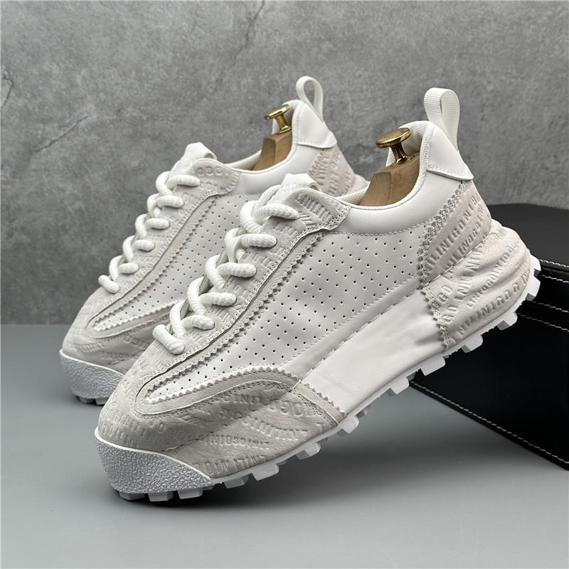 Nya herrskor Högkvalitativt läder Casual skor för män Designersneakers Tenis Masculino Komfort Snörning Vita sportskor