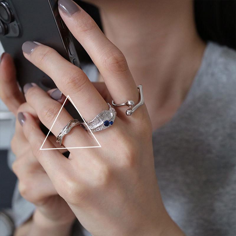 Stylish Minimalist Cold S925 Silver Ring With Unique Blue Sapphire Elements And Size Adjustable