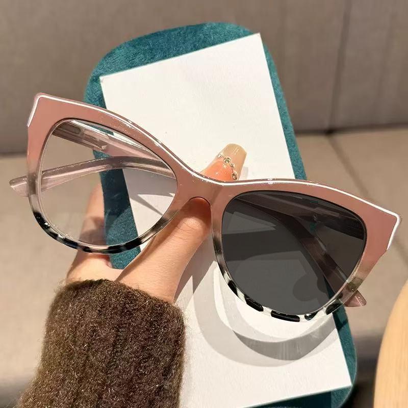 2025 Stylish Color Block Leopard Print Anti-Blue Light Photochromic Reading Glasses