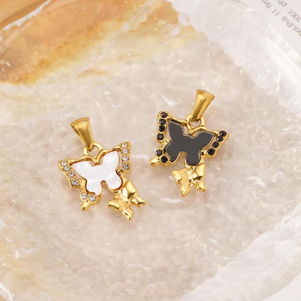 European & American Butterfly Pendant Charms: 18K Titanium Steel Necklace Accessories for DIY.