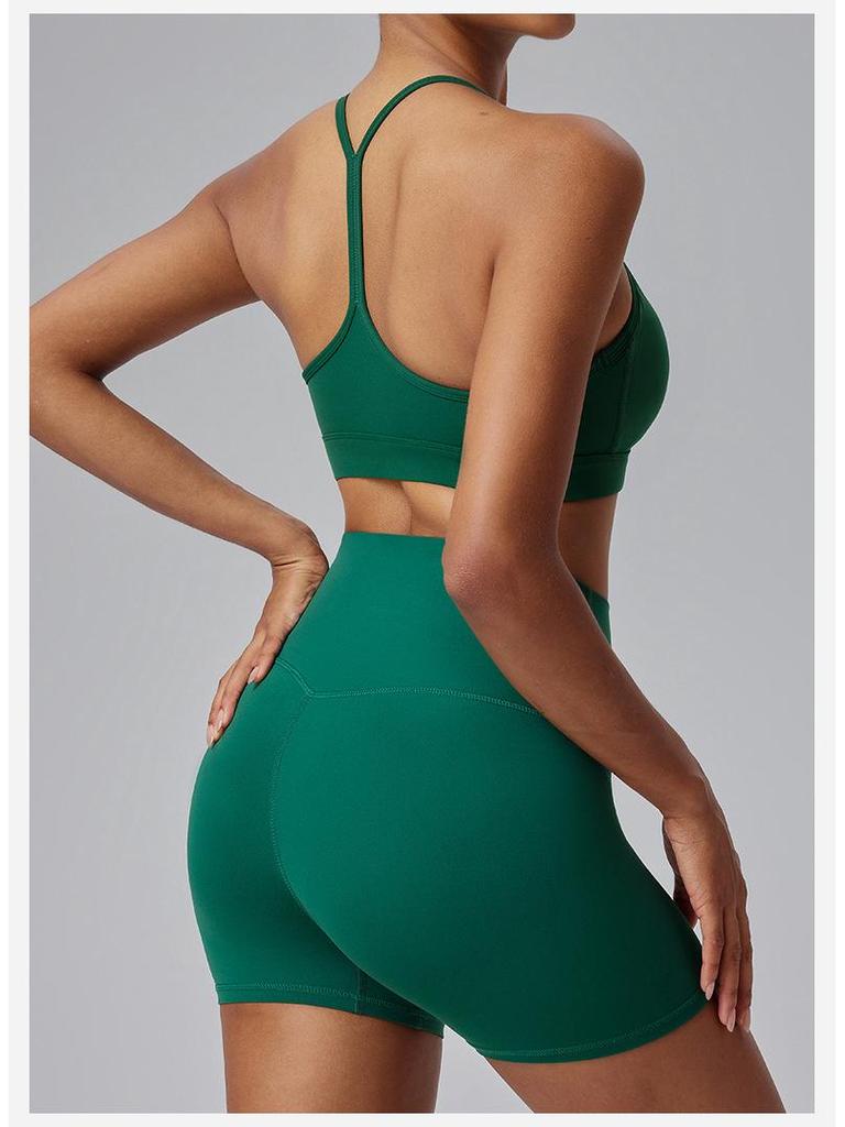 Plus Size Yoga Set: Beautiful Back, High Waist Shorts, Quick Dry Fitness Outfit