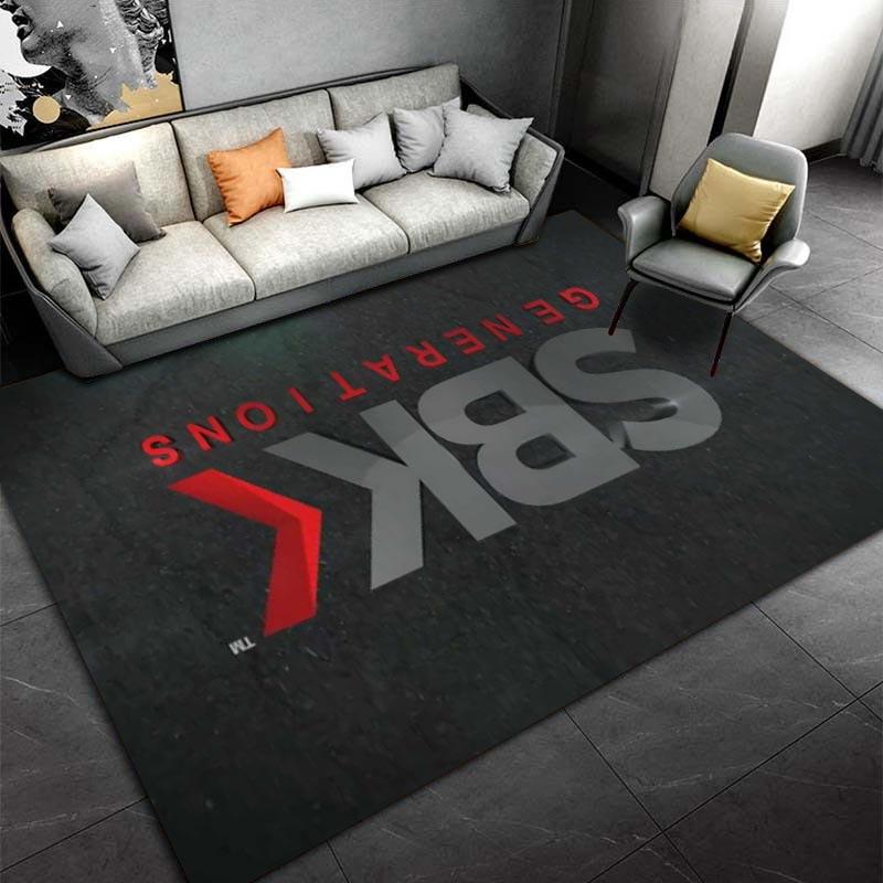 """SBK Generations Teppich mit kräftigen Buchstaben und rotem Pfeil-Design"" Geeignet für die Verwendung als Anti-Rutsch-Matte für Wohnzimmer, Schlafzimmer und Sofas"""
