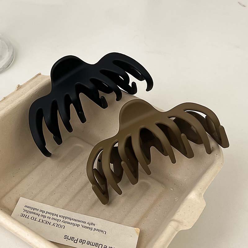 Korean Black Large Hair Claws for Women Girls Elegant Acrylic Hairpins Barrette Crab Hair Clips Headwear Hair Accessories