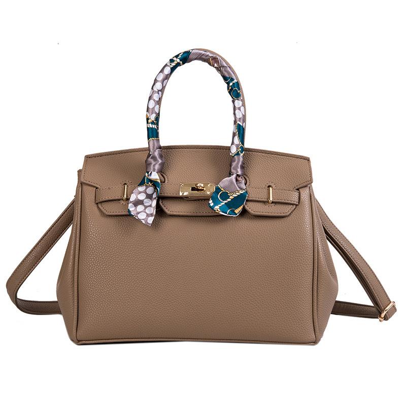 Large Capacity Celebrity Style Handbag Women'S Foreign Style Commuting Platinum Bag High-End Shoulder Bag Tide