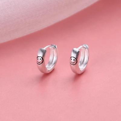 Smiley Face Ear Buckle Women's Simple Niche Design Sense Autumn and Winter Earrings Temperament Commuter Jewelry