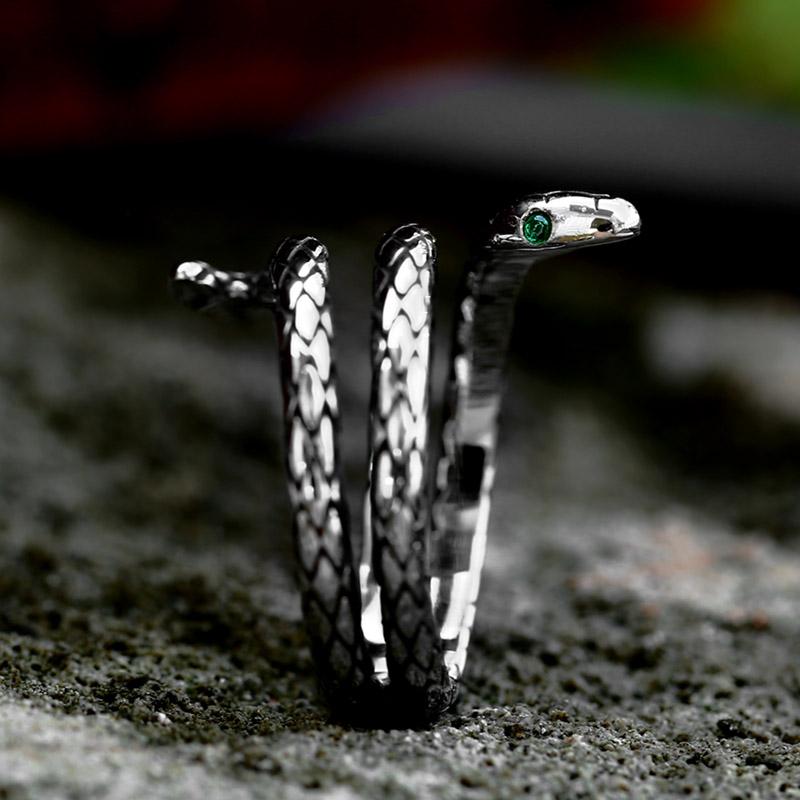 BEIER 2023 New Vintage Stainless Steel Snake Ring With Green Eyes Cool Animal Women's Ring Special Jewelry Wholesale Gift