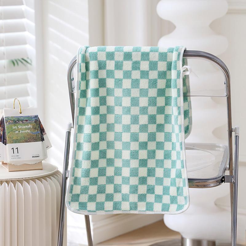 

Новое домашнее полотенце для лица в шахматном порядке, утолщенное коралловое бархатное полотенце для мытья лица, можно повесить, мягкое и впитывающее, не выпадает волос 35*75cm