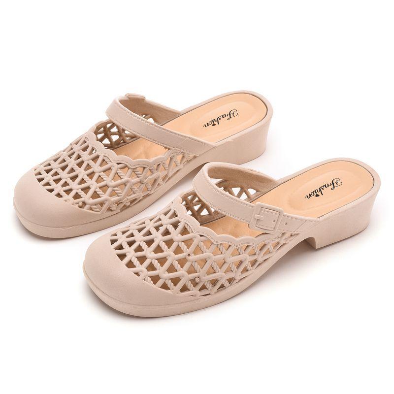 Fashionable Women's Baotou Slippers for Summer Anti Slip and Wear-resistant Beach Shoes for Home and Outdoor Use