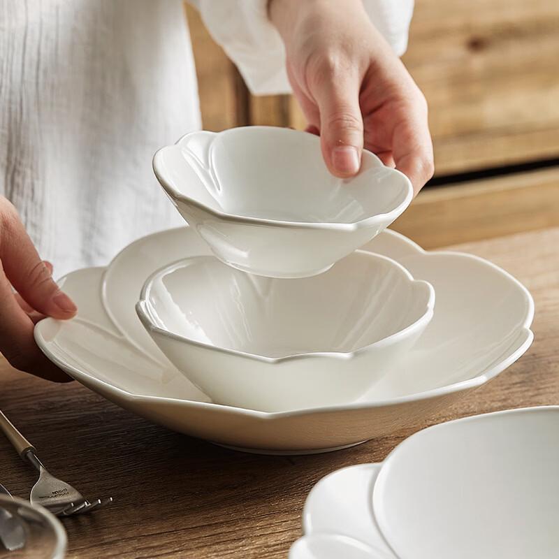 VAKADA Ceramic Dinnerware Collection