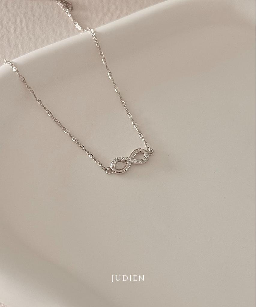 Judien 14K 18K Mobius Twist Cubic Necklace (Type B)